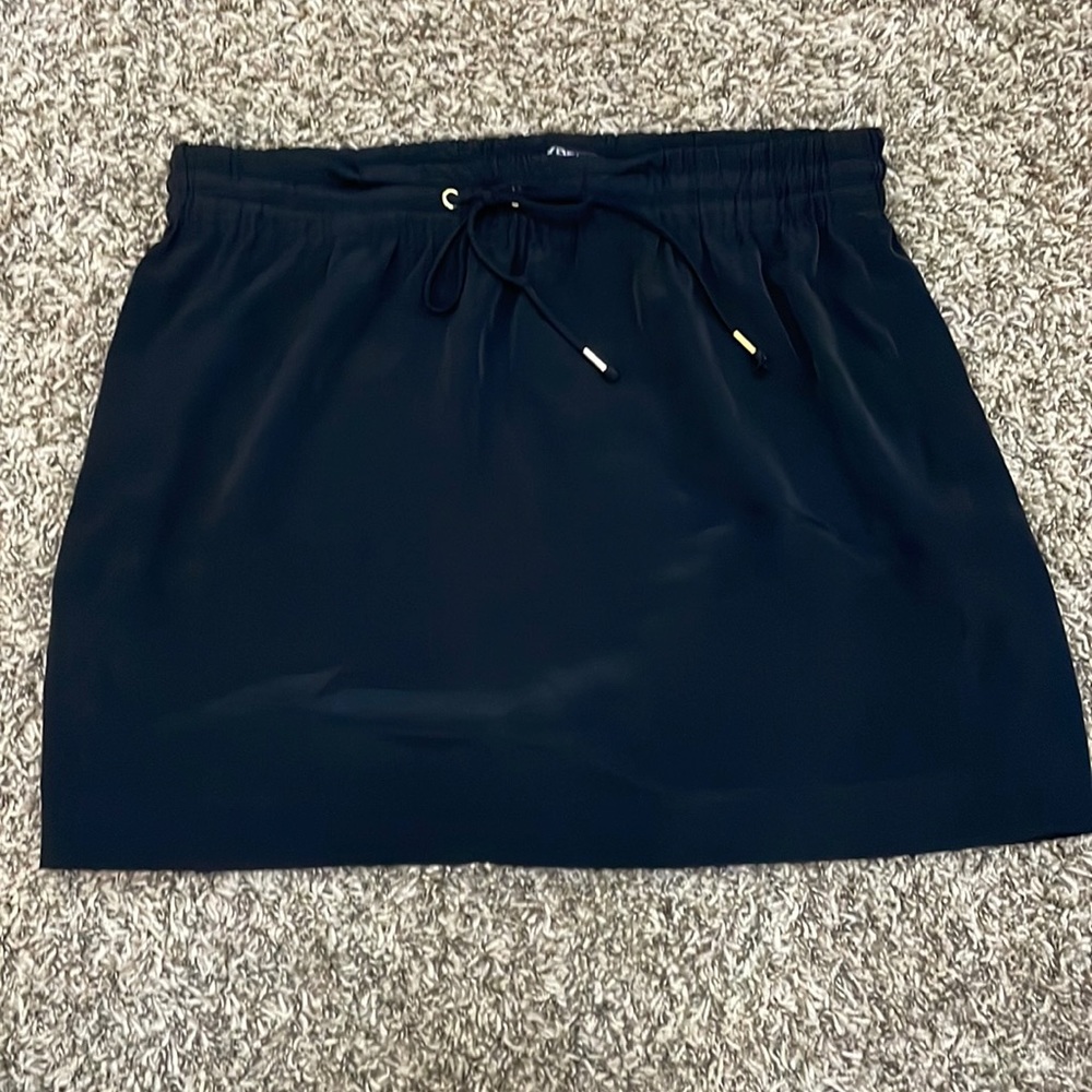 Express skirt size M